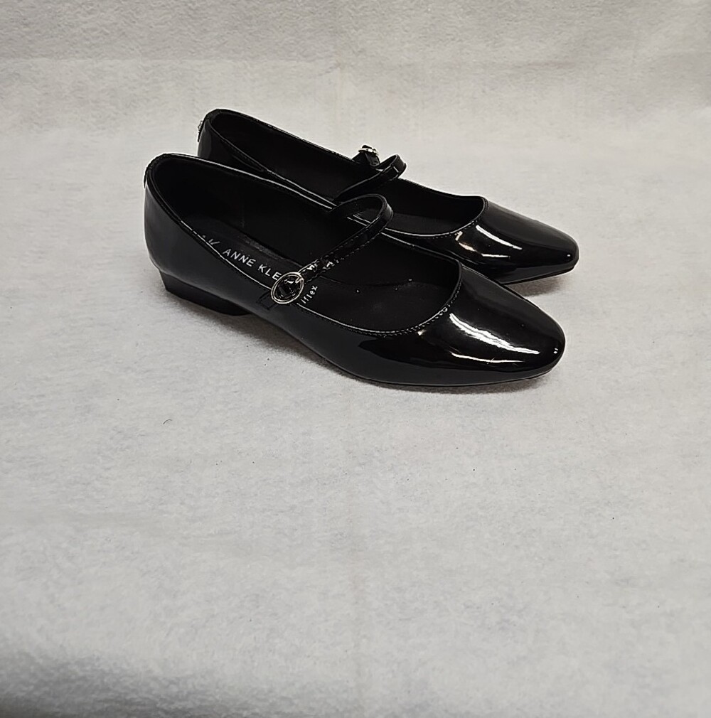 Anne Klein Black Patent Mary Jane Flats with Gold Buckle Womens Size 9 - Picture 3 of 8